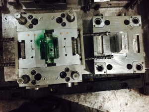 防塵罩外殼模具，防塵罩外殼塑膠模具制造，防塵罩外殼生產(chǎn)廠家F-31245