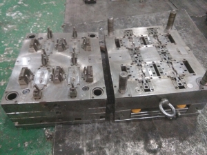 汽車配件雨刮塑膠模具，注塑模具制造，精密模具加工