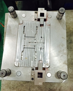 外殼塑料模具201330，深圳塑膠模具廠，精密模具加工